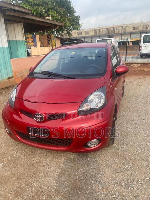 Toyota Aygo 1.0 5-Door 2010 Red