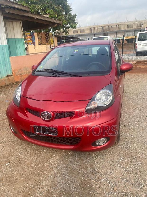 Toyota Aygo 1.0 5-Door 2010 Red