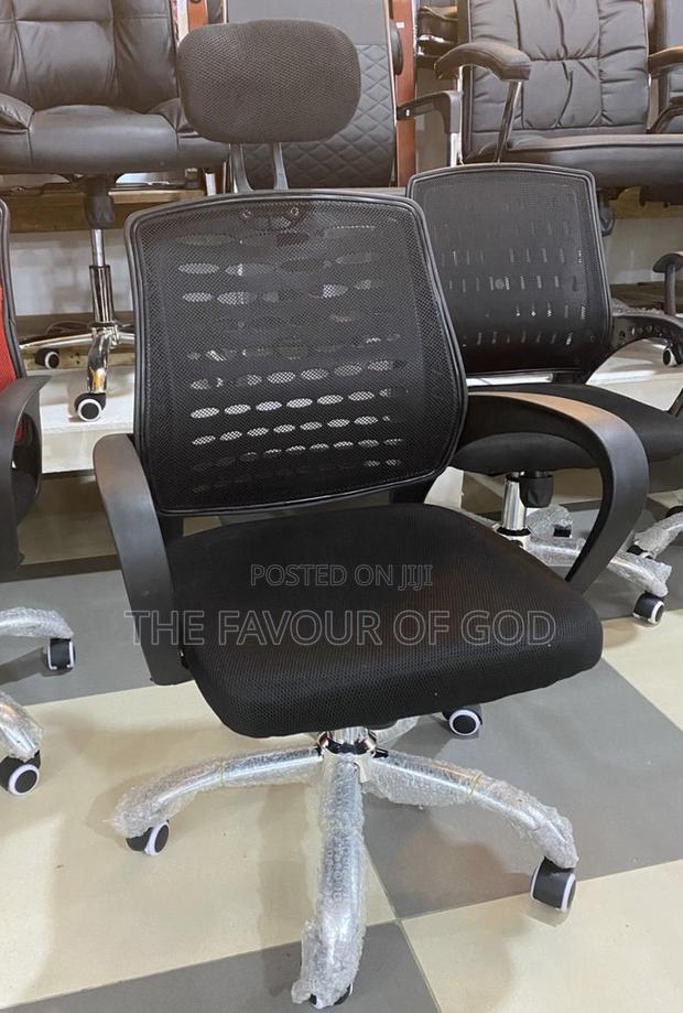 A Durable Office Chair · Photo 3