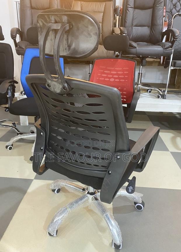 A Durable Office Chair · Photo 4