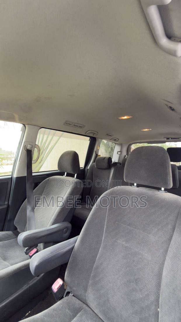 Toyota Voxy 2013 Black