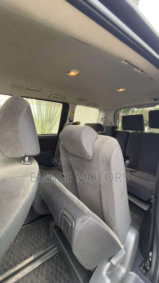 Toyota Voxy 2013 Black