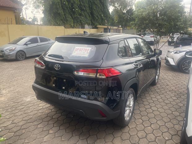 New Toyota Corolla Cross XLE 2025 Black photo 4