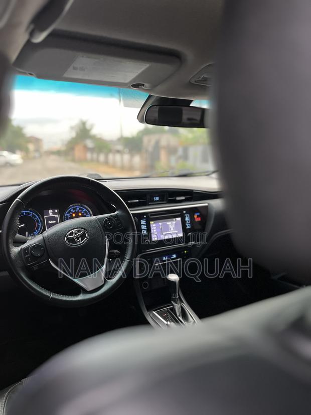 Toyota Corolla SE (1.8L 4cyl 2A) 2018 Red