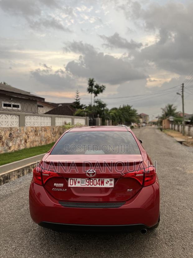 Toyota Corolla SE (1.8L 4cyl 2A) 2018 Red