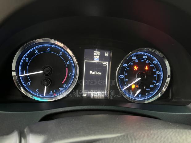 Toyota Corolla SE (1.8L 4cyl 2A) 2018 Red