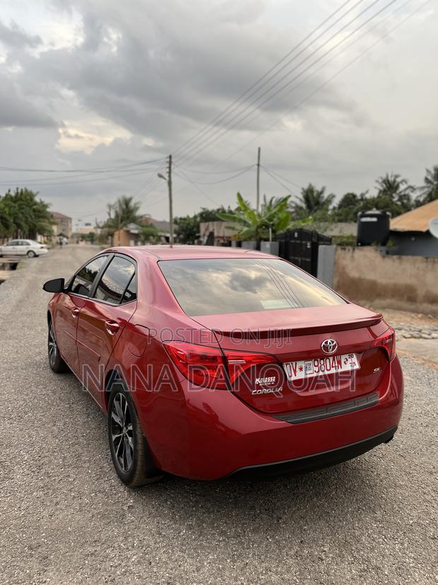 Toyota Corolla SE (1.8L 4cyl 2A) 2018 Red