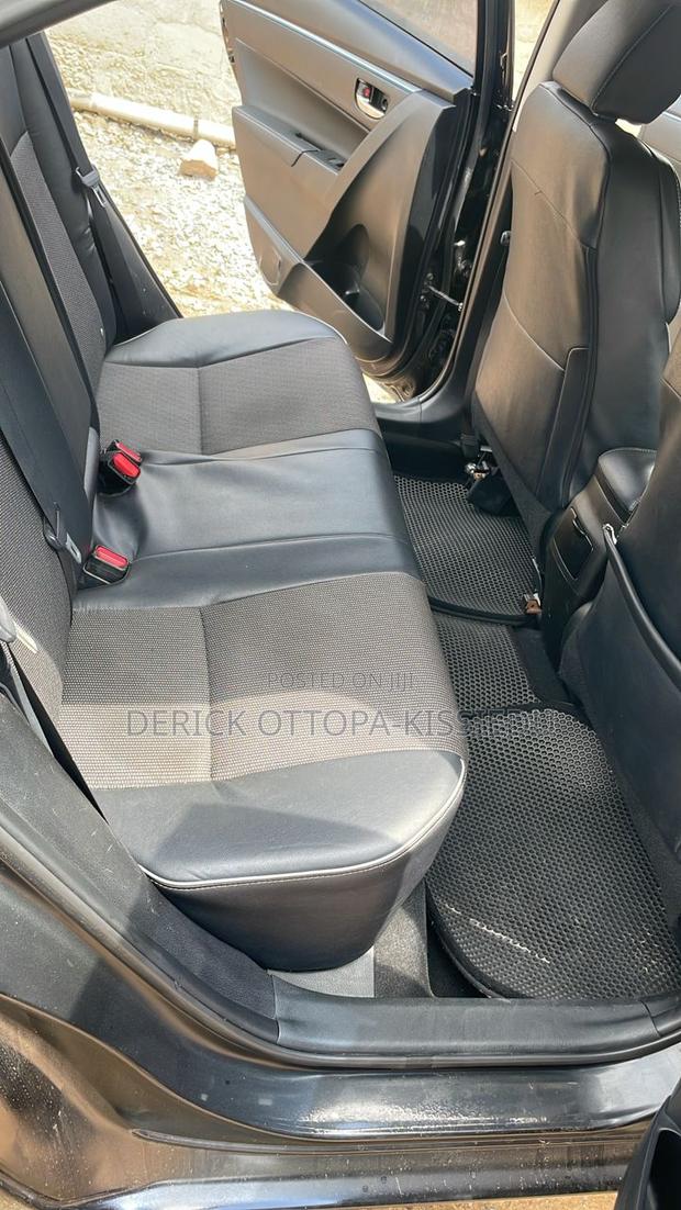 Toyota Corolla L (1.8L 4cyl 2A) 2018 Black