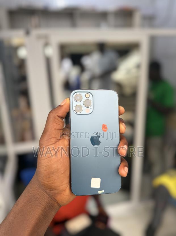 Apple iPhone 12 Pro 128 GB Blue · Photo 3