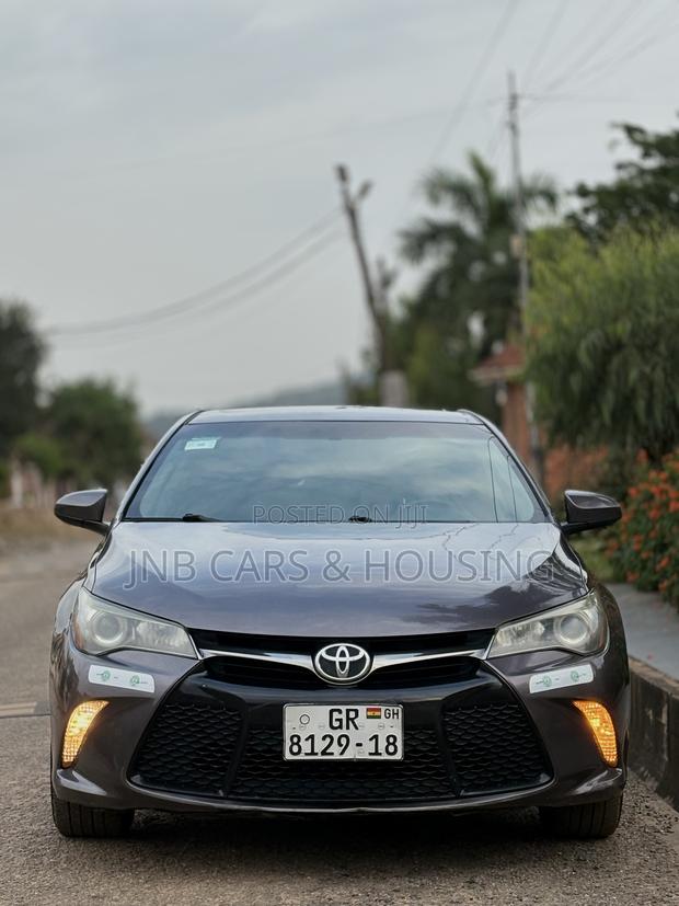 Toyota Camry SE 4dr Sedan (2.5L 4cyl 6A) 2017 Gray