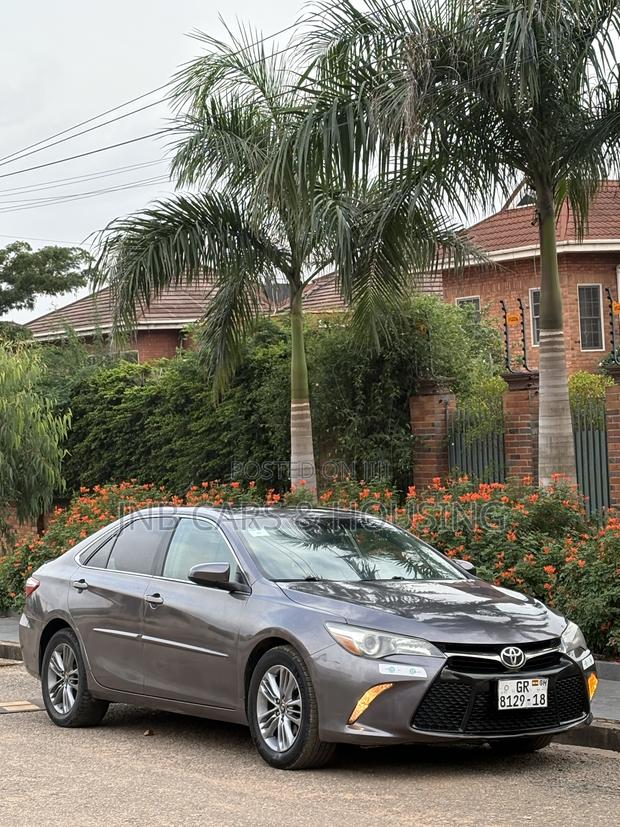 Toyota Camry SE 4dr Sedan (2.5L 4cyl 6A) 2017 Gray