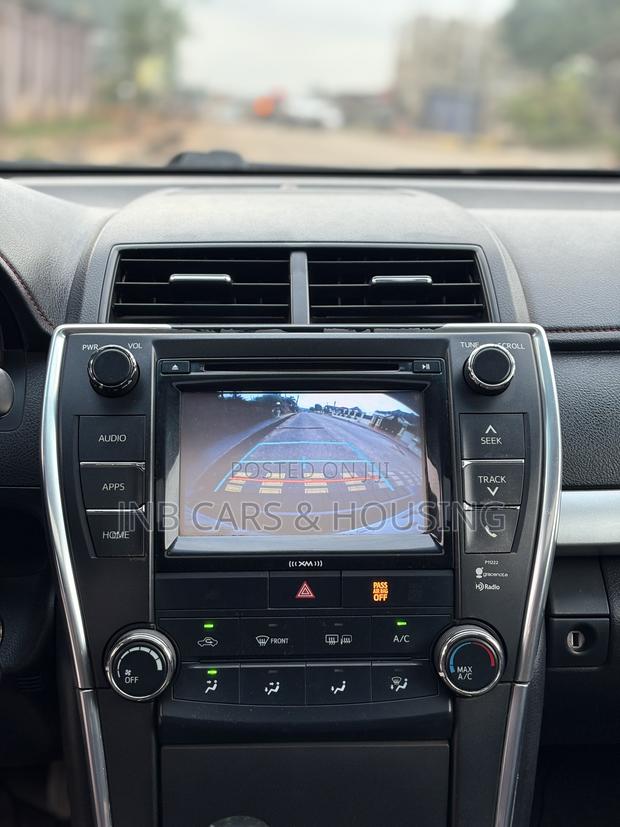 Toyota Camry SE 4dr Sedan (2.5L 4cyl 6A) 2017 Gray