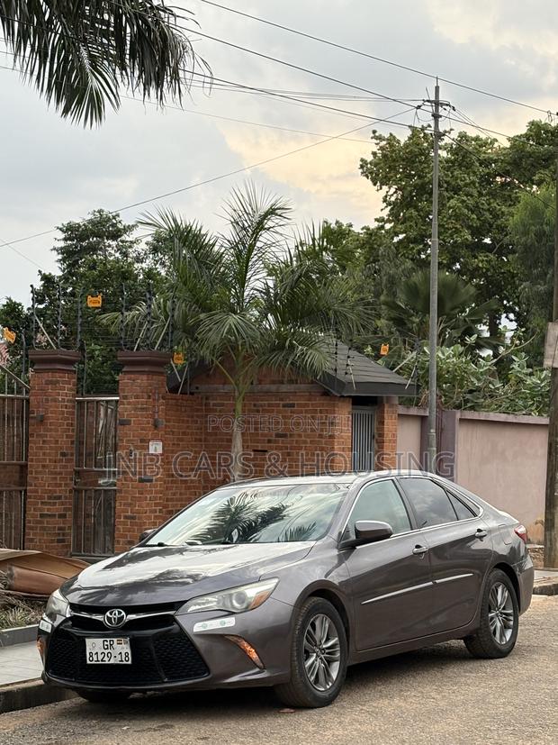 Toyota Camry SE 4dr Sedan (2.5L 4cyl 6A) 2017 Gray