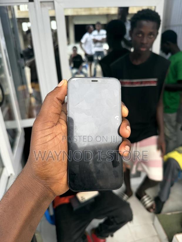 Apple iPhone 12 Pro 128 GB Blue · Photo 4