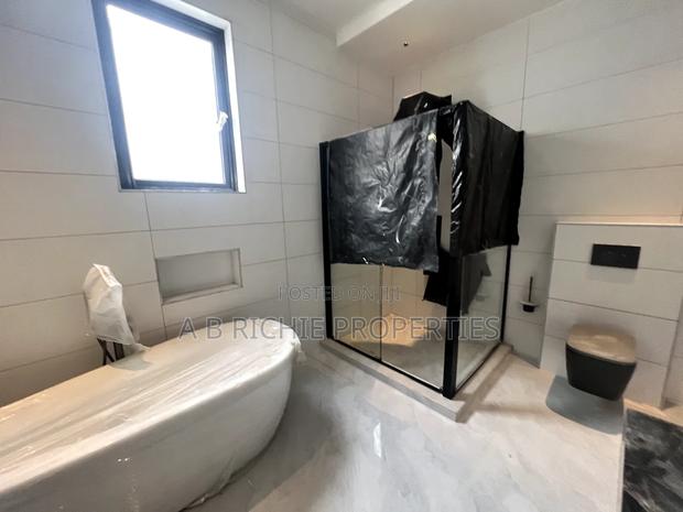 5bdrm Duplex in Ab Richie Properties, Tseaddo for sale · Photo 4