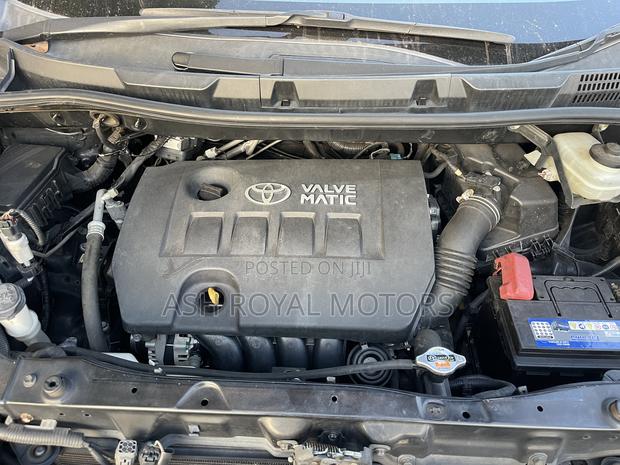 Toyota Voxy 2013 Black