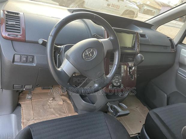 Toyota Voxy 2013 Black