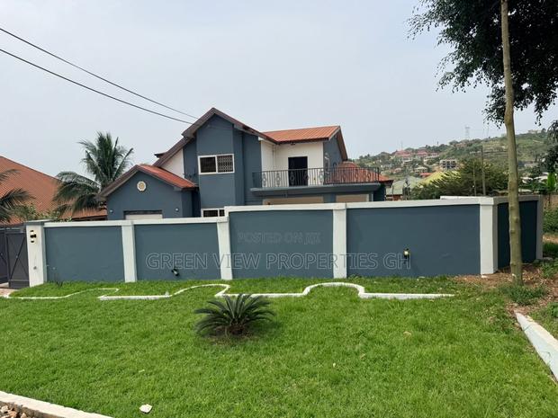6bdrm Duplex in Kwabenya for rent photo 15