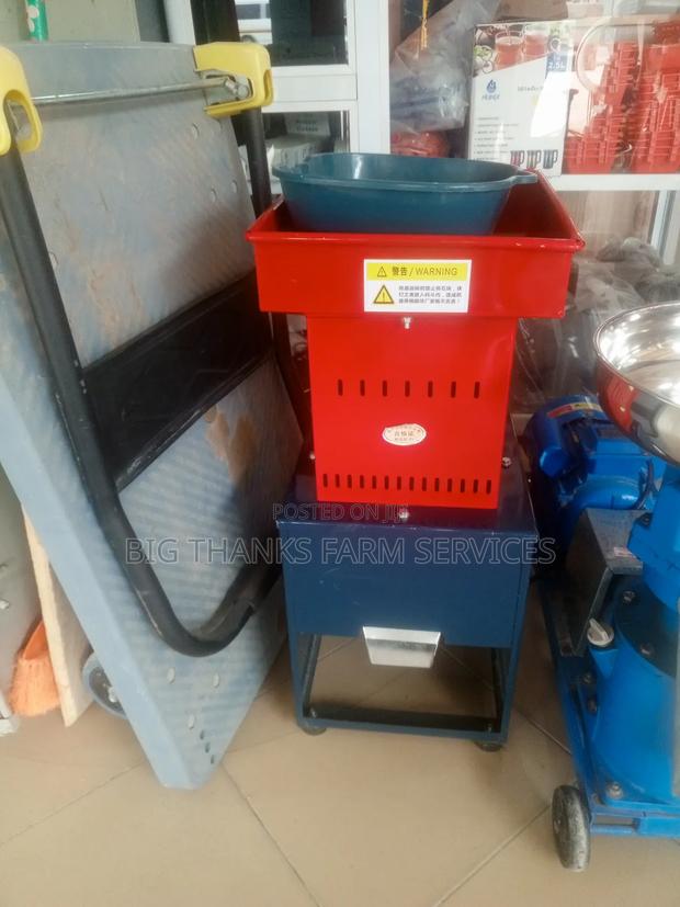 Feed Grinder · Photo 2