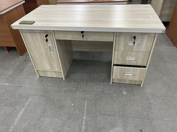 Wooden Office Table With Drawers · Photo 4