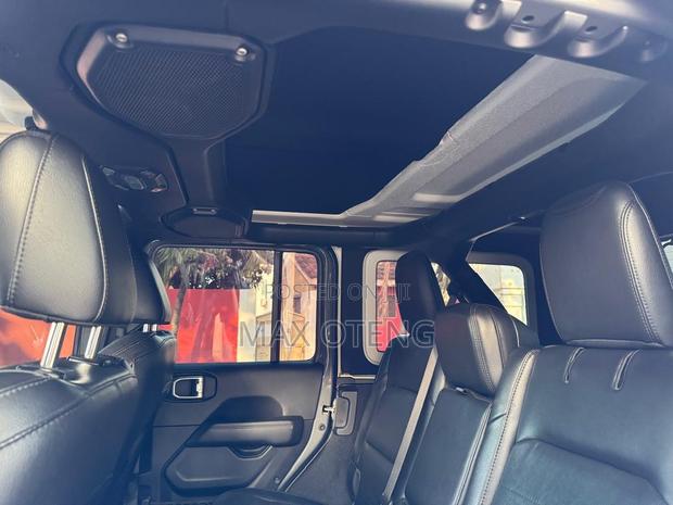 Jeep Wrangler 2021 Gray photo 6