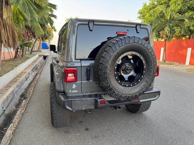 Jeep Wrangler 2021 Gray photo 2