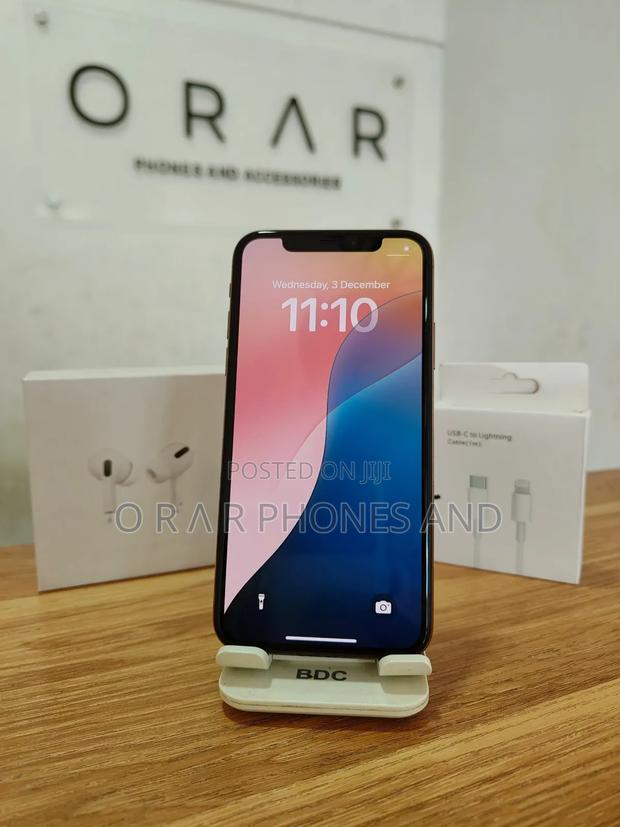 Apple iPhone XS 64 GB Gold photo 4