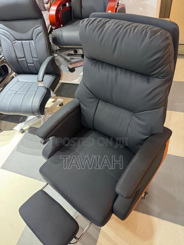Luxurious Executive Office Chairs · Photo 4