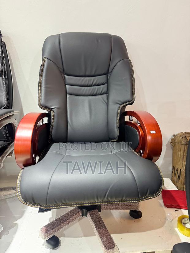 Luxury Office Chairs · Photo 4