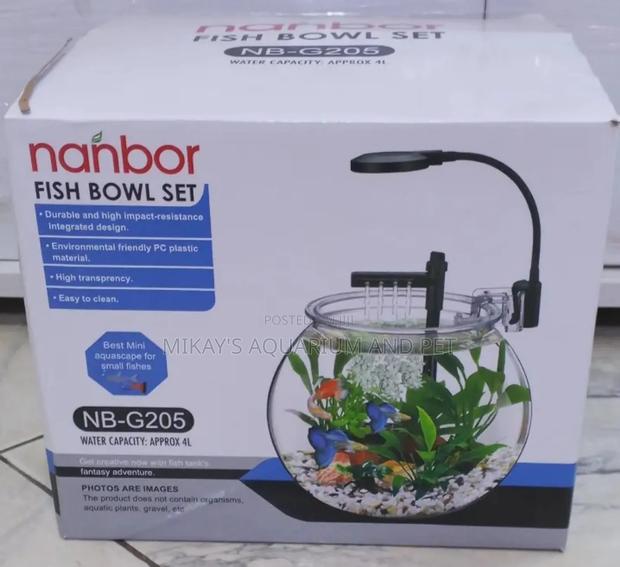 Packaged Aquarium Plastic Bowl With Fish · Photo 2