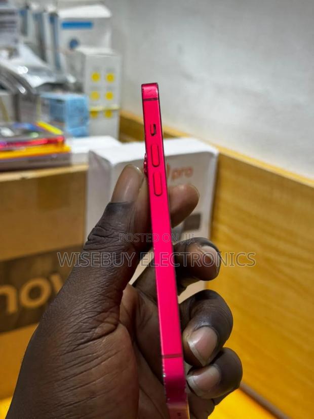 Apple iPhone 14 128 GB Red photo 4
