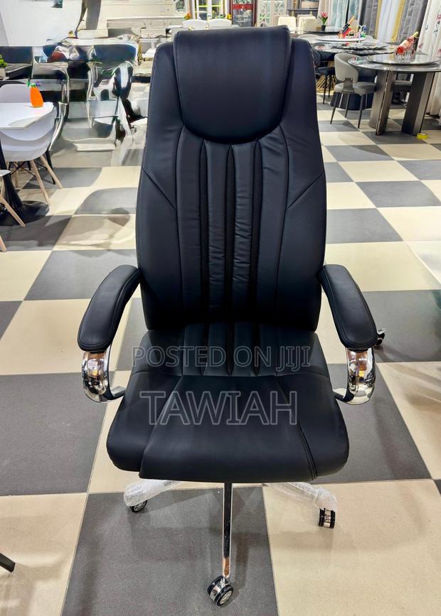 Black Leather Office Chair · Photo 2