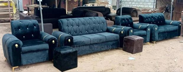 King Sofa for Living Room · Photo 2