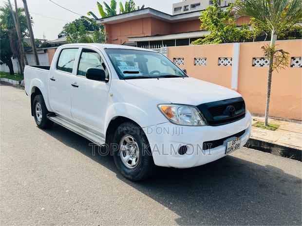 Toyota Hilux 2009 White