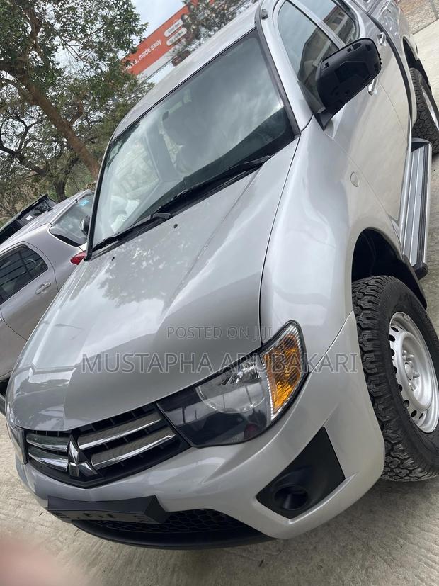 Mitsubishi L200 Single Cab 2.5 TD 4WD 2013 Silver