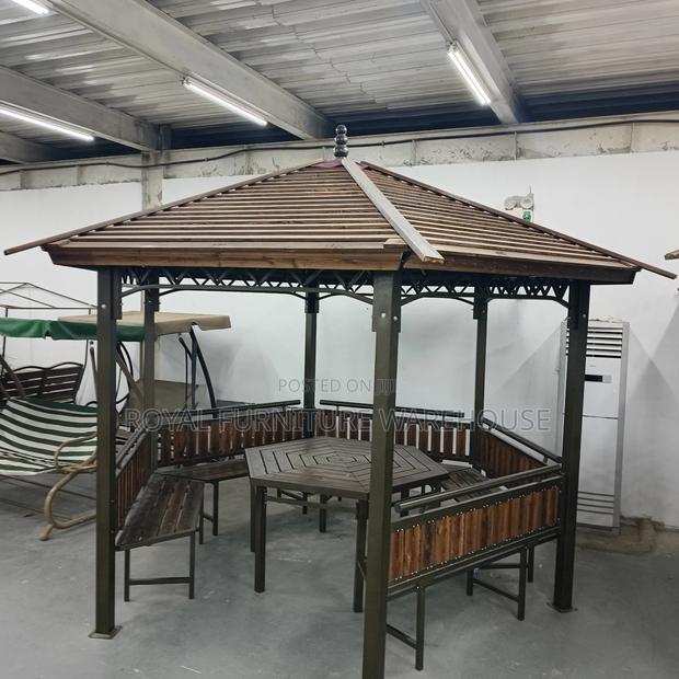 Regular Hexagon Shaped Pergola Summer Hut · Photo 4