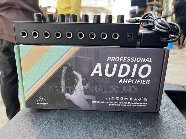 Behringer Headphone Amplifier 8 Channels · Photo 4