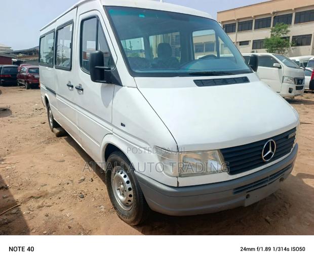 Mercedes-Benz Sprinter 2000 White