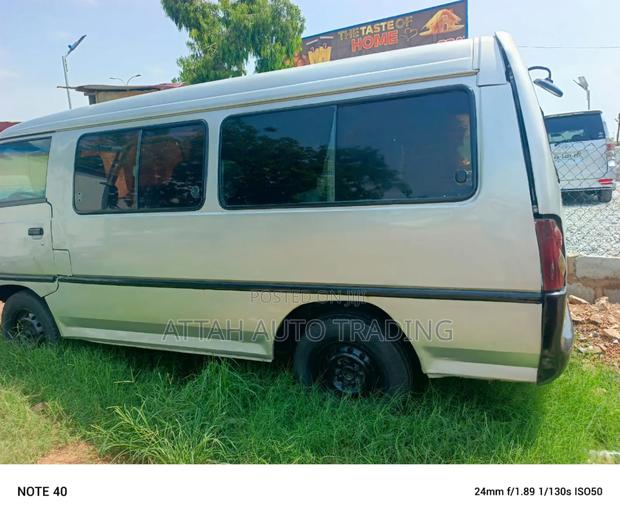 Hyundai H-100 1989 Silver photo 3