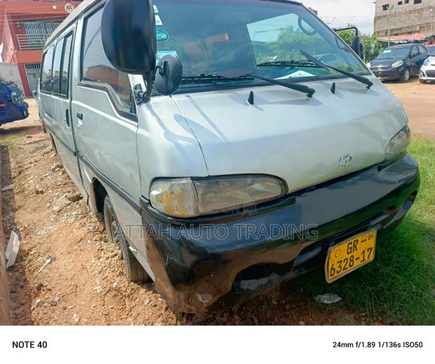 Hyundai H-100 1989 Silver