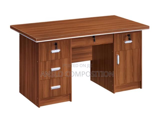 Markable Computer Table · Photo 2