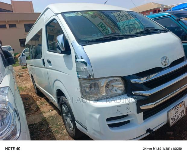 Toyota HiAce 2019 White