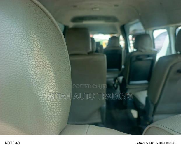 Toyota HiAce 2019 White photo 7
