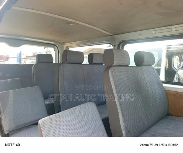 Toyota Grand HiAce 2012 Silver photo 5