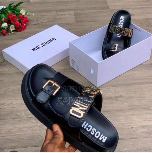 Luxury Designer-Inspired Unisex Slides – Premium Comfort Stylish