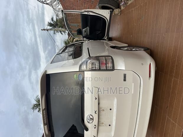 Toyota Voxy 2012 White