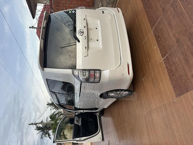 Toyota Voxy 2012 White