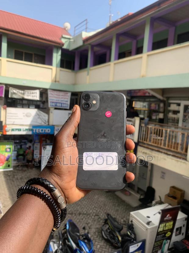 Apple iPhone 11 64 GB Black