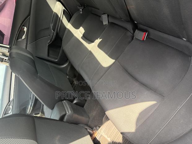 Honda Civic LX 4dr Sedan (2.0L 4cyl) 2016 White