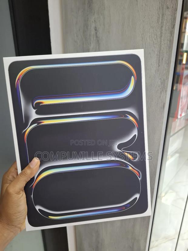 New Apple iPad Pro 13 (2025) 512 GB Black · Photo 1